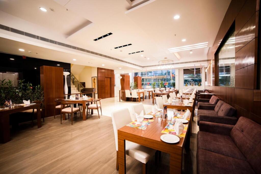 Гуруграм: Nemesia City Center - Gurugram, Sector 29