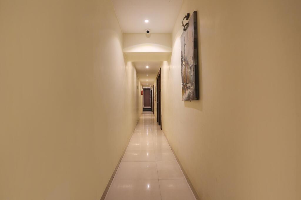 Fabhotel West Inn — фото 2