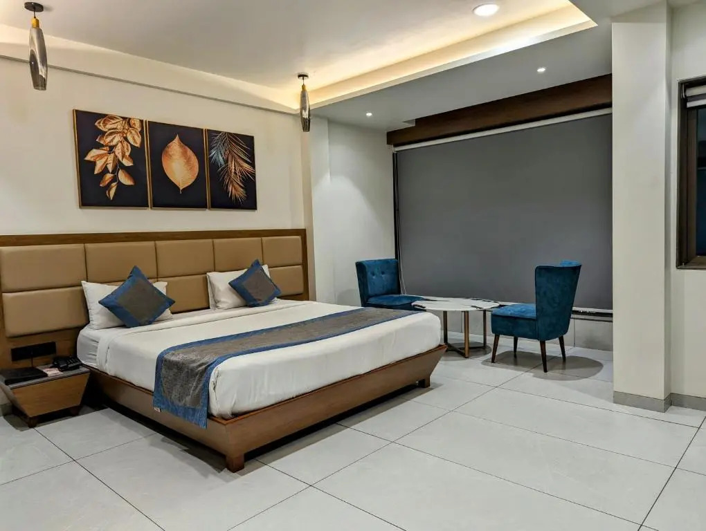 Силвасса: Hotel Red Chillee Restro