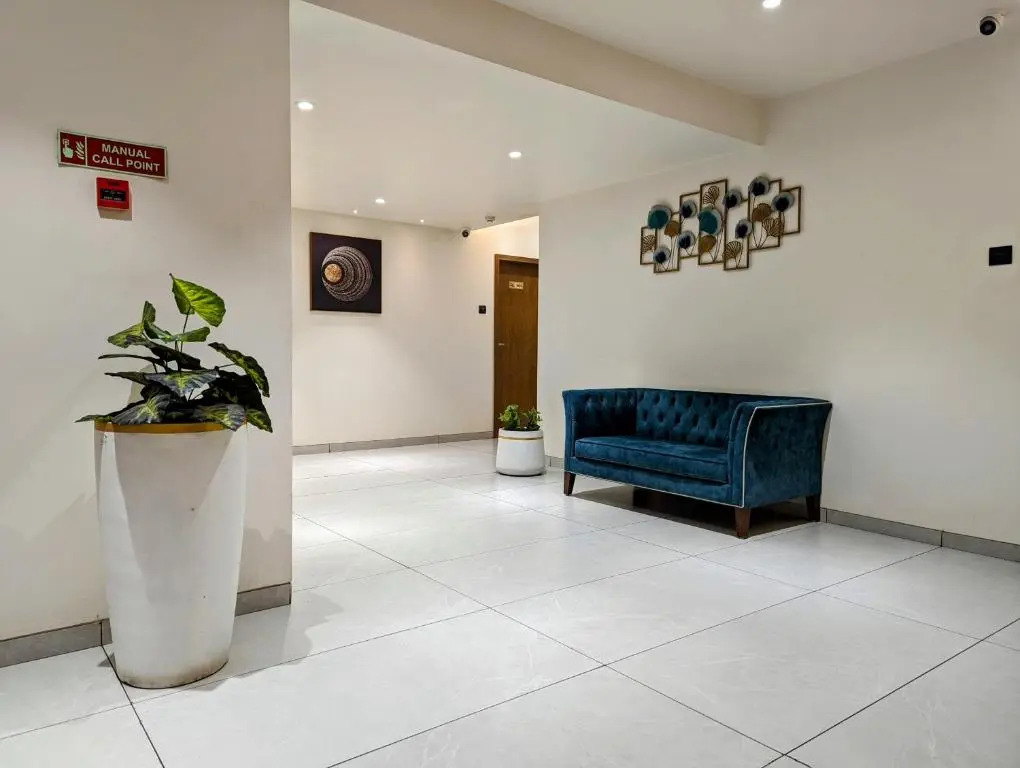 Силвасса: Hotel Red Chillee Restro