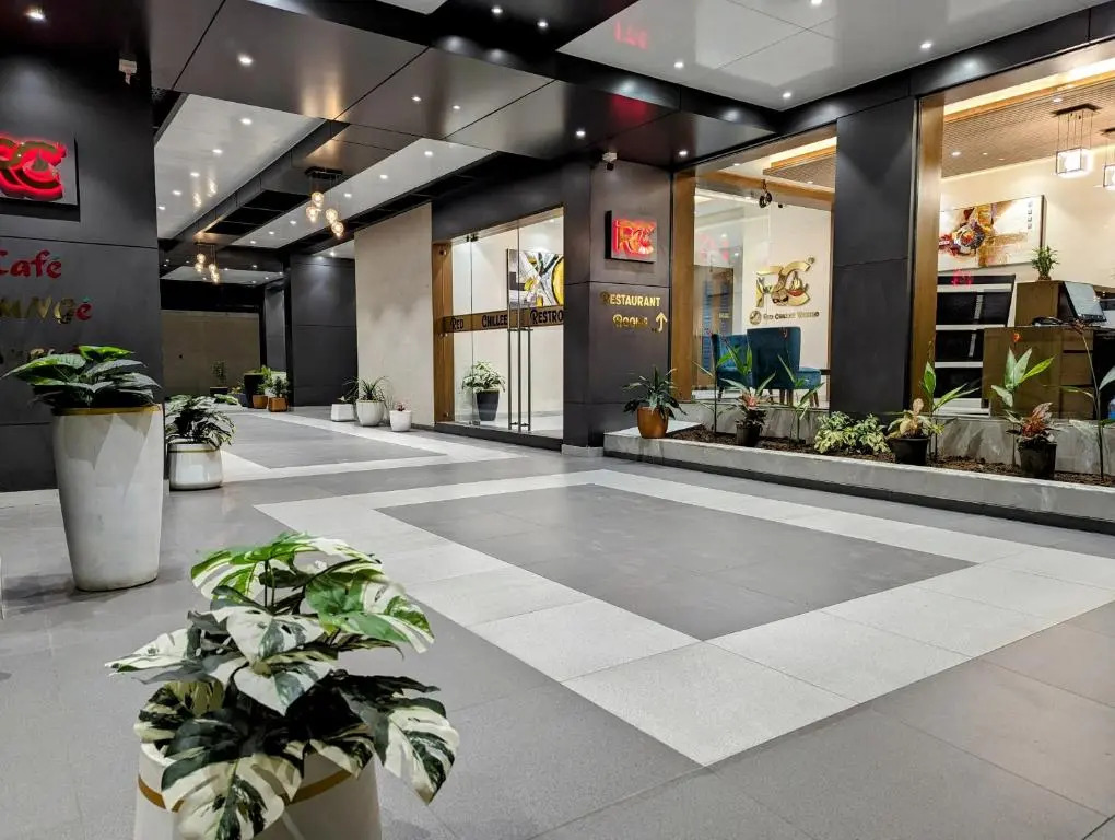 Силвасса: Hotel Red Chillee Restro