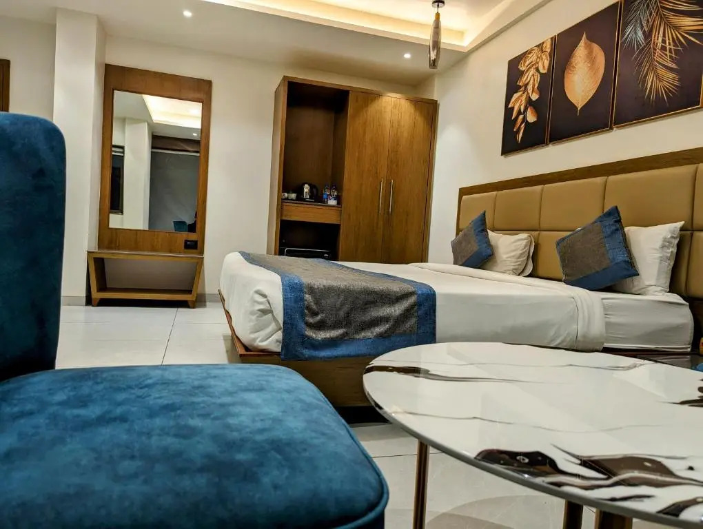 Силвасса: Hotel Red Chillee Restro