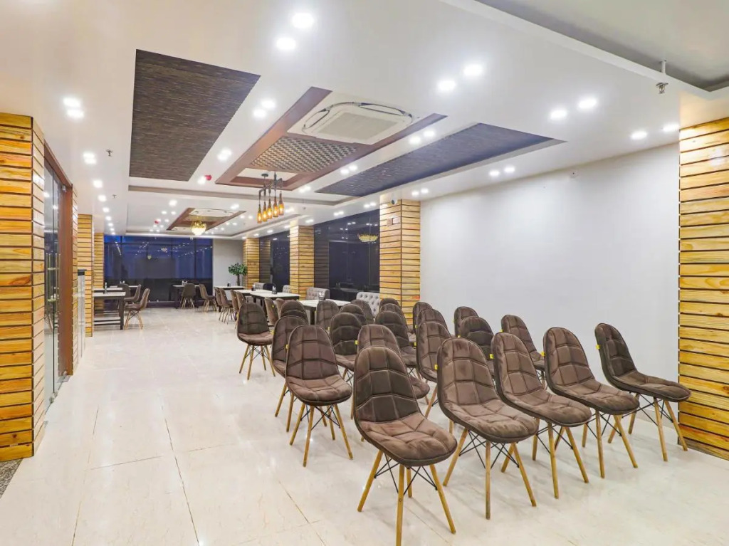 Данапур: Fabhotel Palash