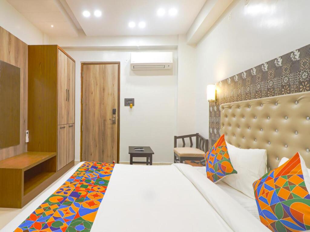 Данапур: Fabhotel Palash