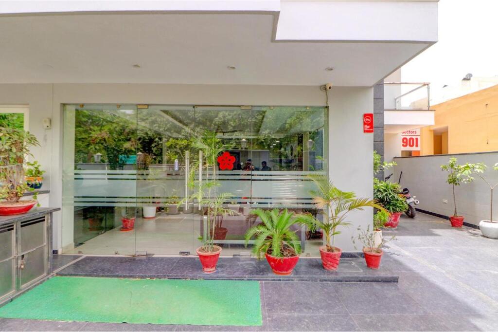 Гуруграм: The Aroma Residency near The Medanta, The Medicity, Gurgaon