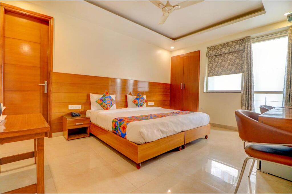 Гуруграм: The Aroma Residency near The Medanta, The Medicity, Gurgaon