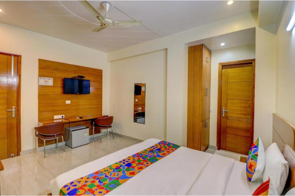 Гуруграм: The Aroma Residency near The Medanta, The Medicity, Gurgaon
