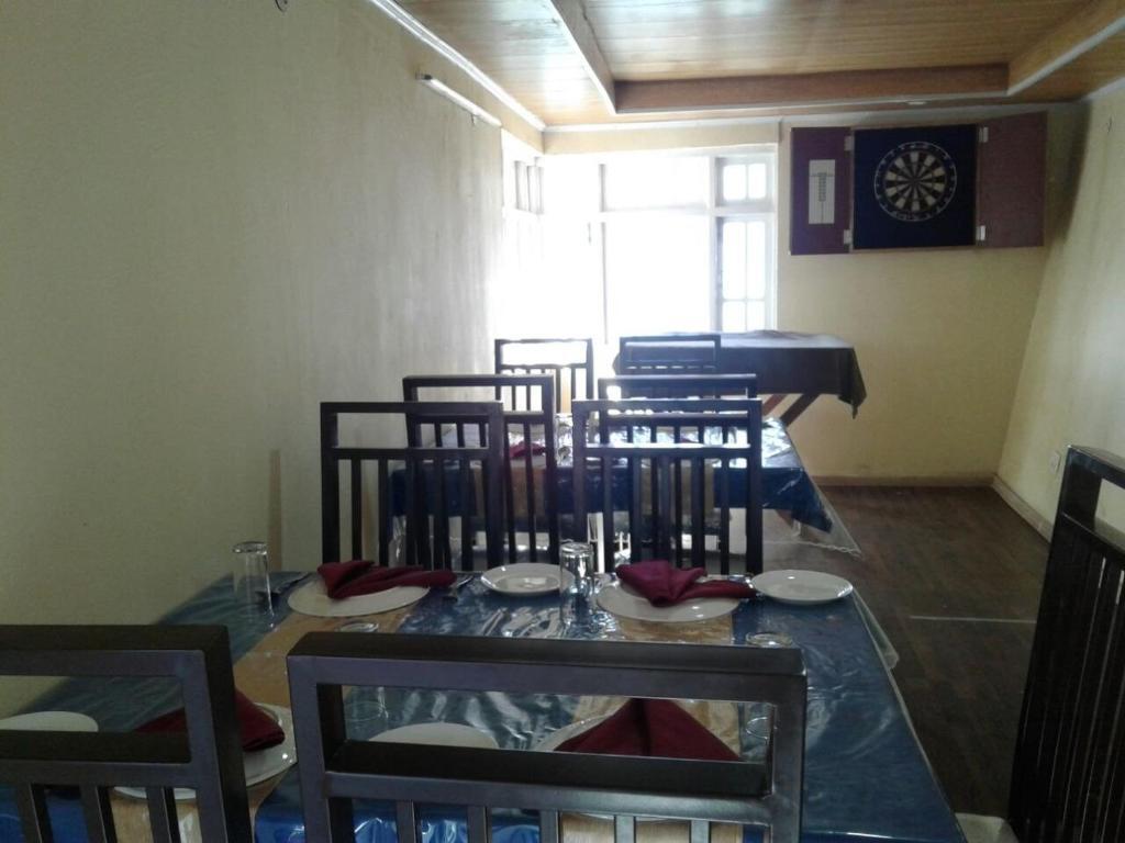 Дарджилинг: Anutri Hill Resort