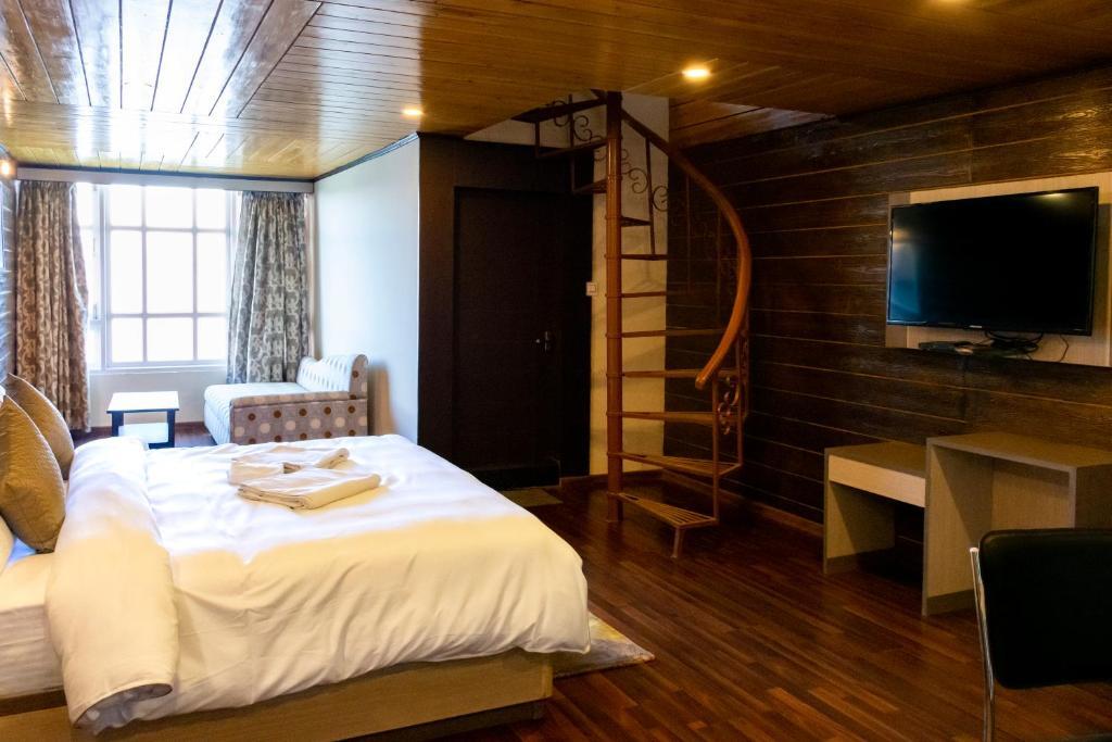 Дарджилинг: Anutri Hill Resort