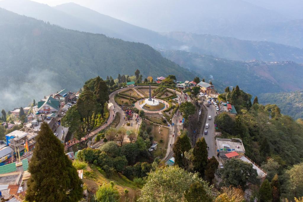 Дарджилинг: Anutri Hill Resort