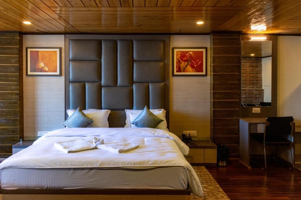 Дарджилинг: Anutri Hill Resort