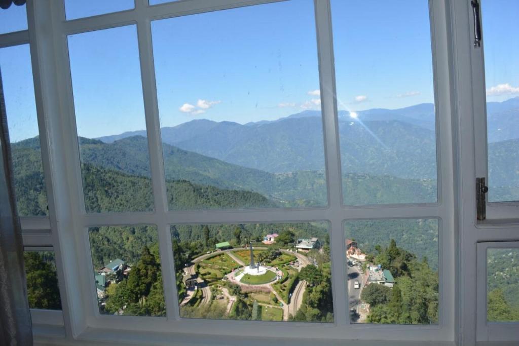 Дарджилинг: Anutri Hill Resort