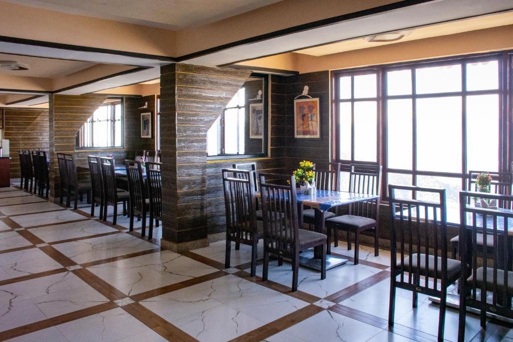 Дарджилинг: Anutri Hill Resort