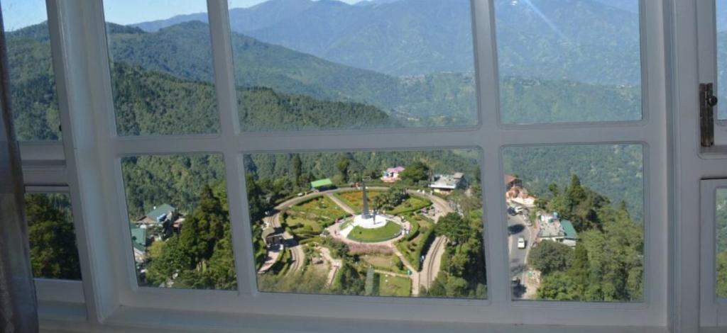 Дарджилинг: Anutri Hill Resort