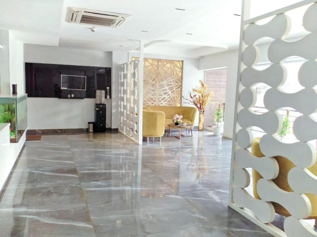 Дехрадун: Hotel Kailash Plaza