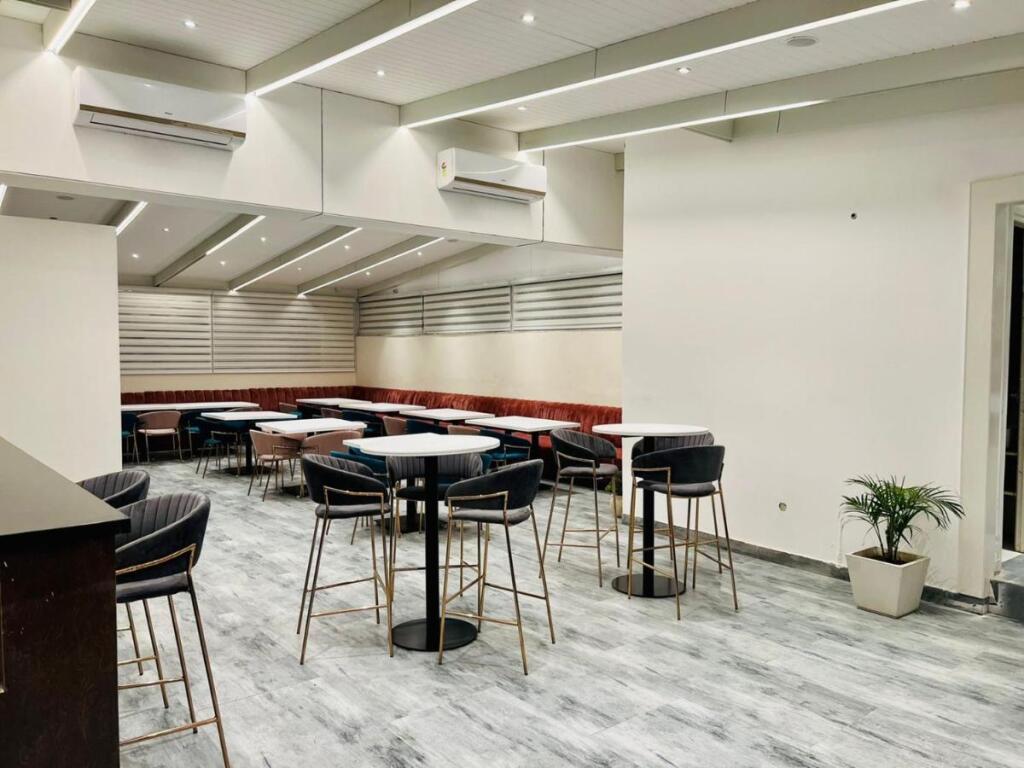 Дехрадун: Hotel Kailash Plaza