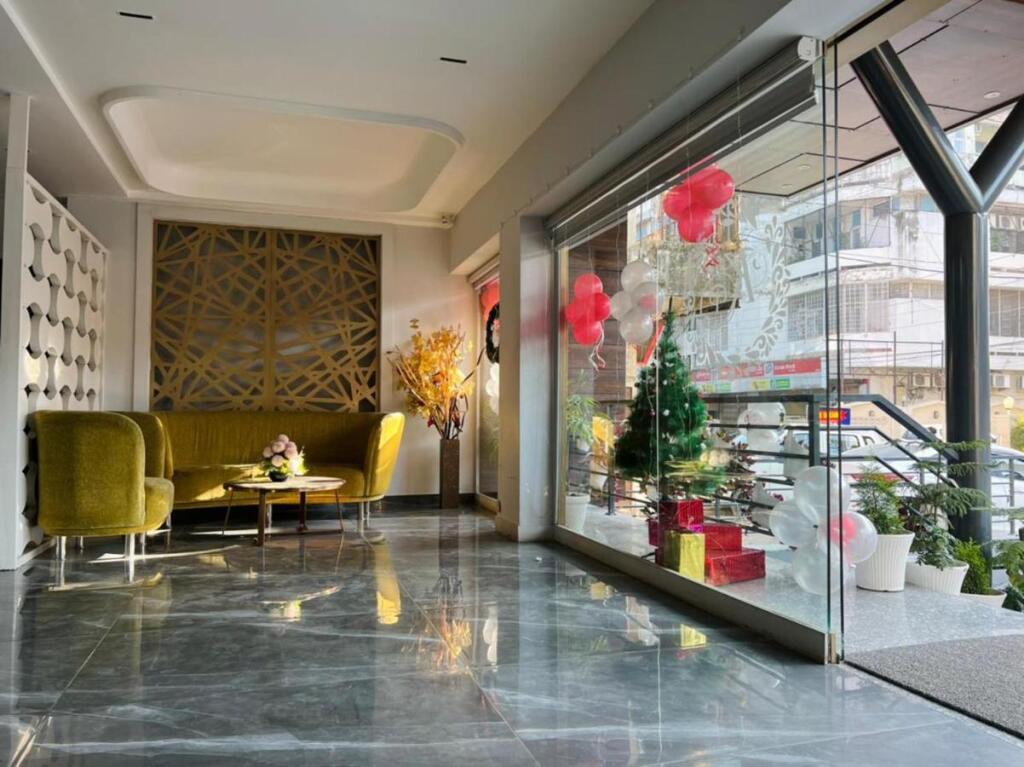 Дехрадун: Hotel Kailash Plaza