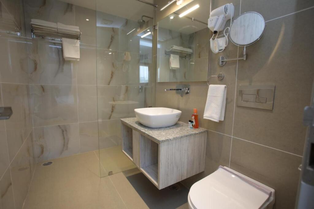 Дехрадун: Hotel Kailash Plaza
