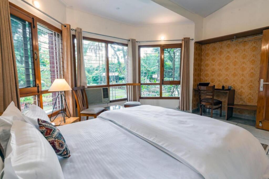 Дехрадун: SaffronStays Doon Garden Villa - near Doon School and Mall Road