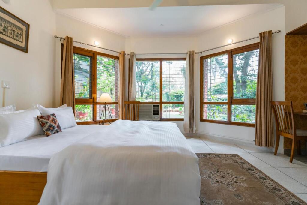 Дехрадун: SaffronStays Doon Garden Villa - near Doon School and Mall Road