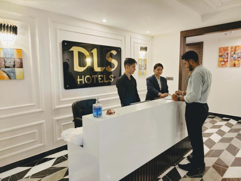Дехрадун: Grand Luxotica By DLS Hotels