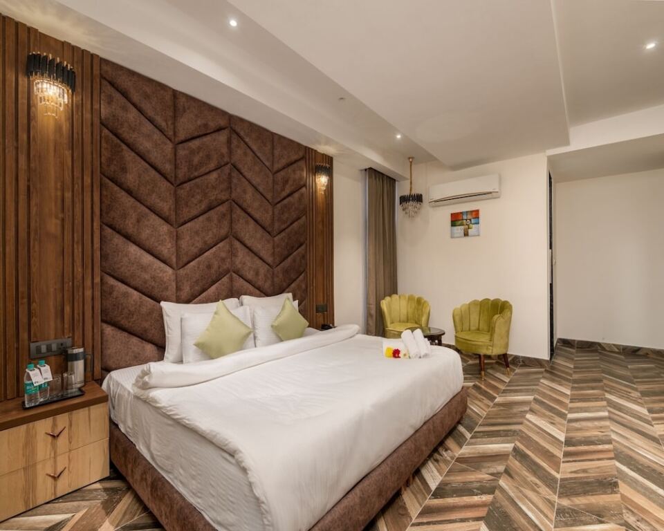 Дехрадун: Grand Luxotica By DLS Hotels