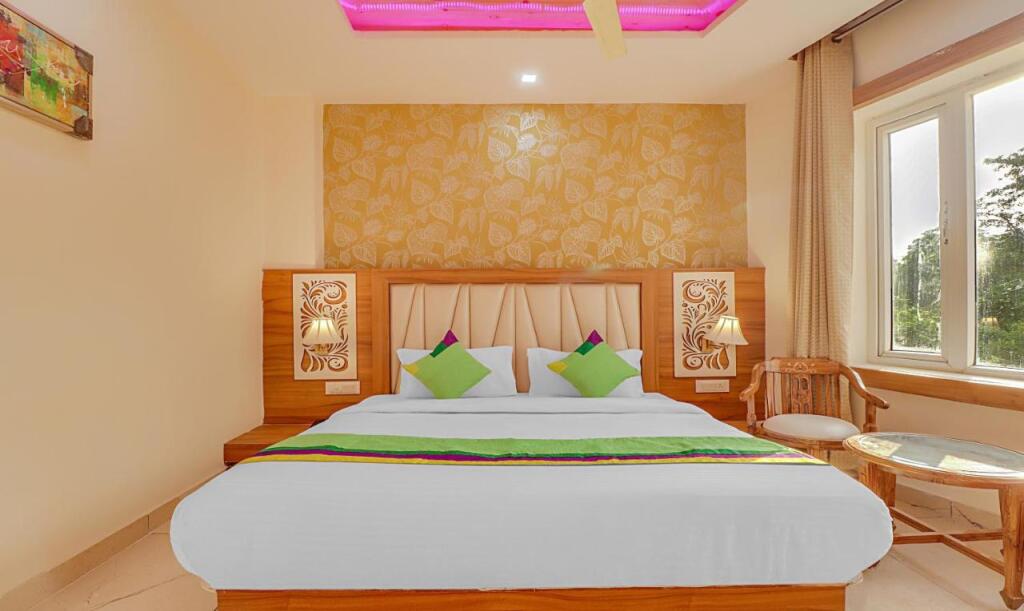 Харидвар: Treebo Tropical Roots, Bhupatwala Haridwar