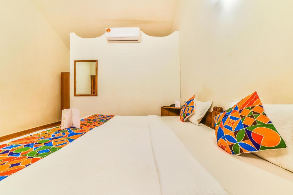 Вагатор: FabExpress Yoyo Cottage Chapora Fort