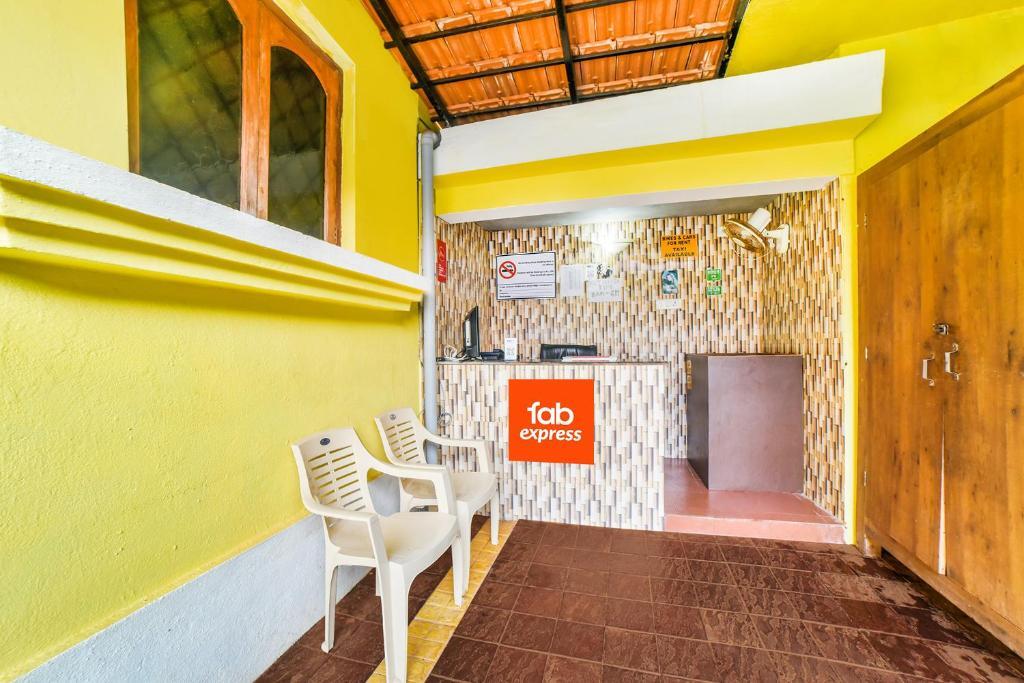Вагатор: FabExpress Yoyo Cottage Chapora Fort