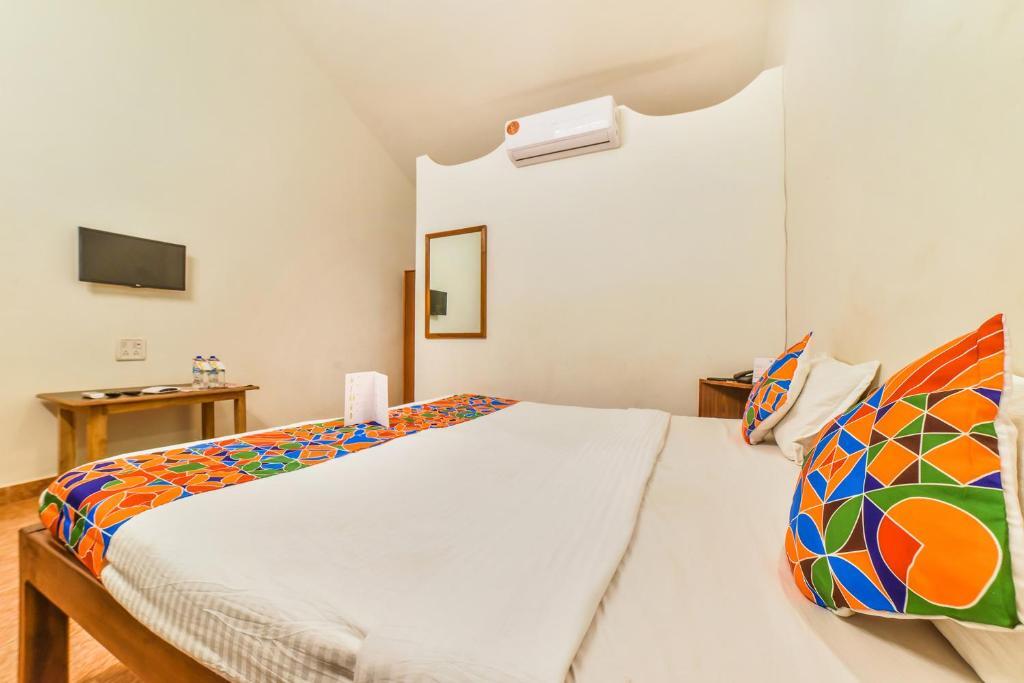 Вагатор: FabExpress Yoyo Cottage Chapora Fort