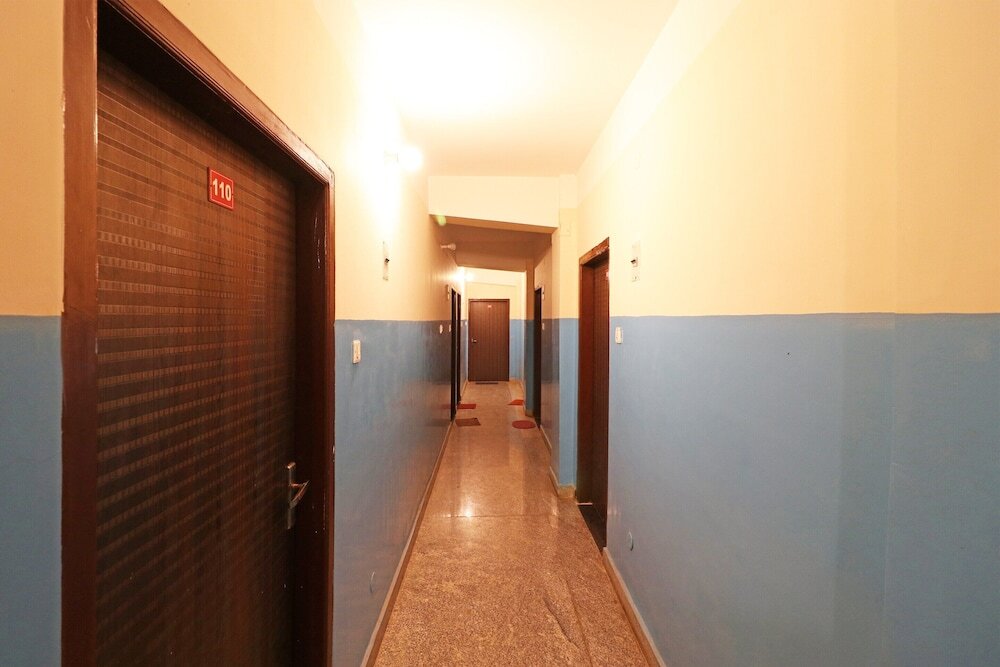 Гувахати: OYO 4979 Prabha Palace Lodge
