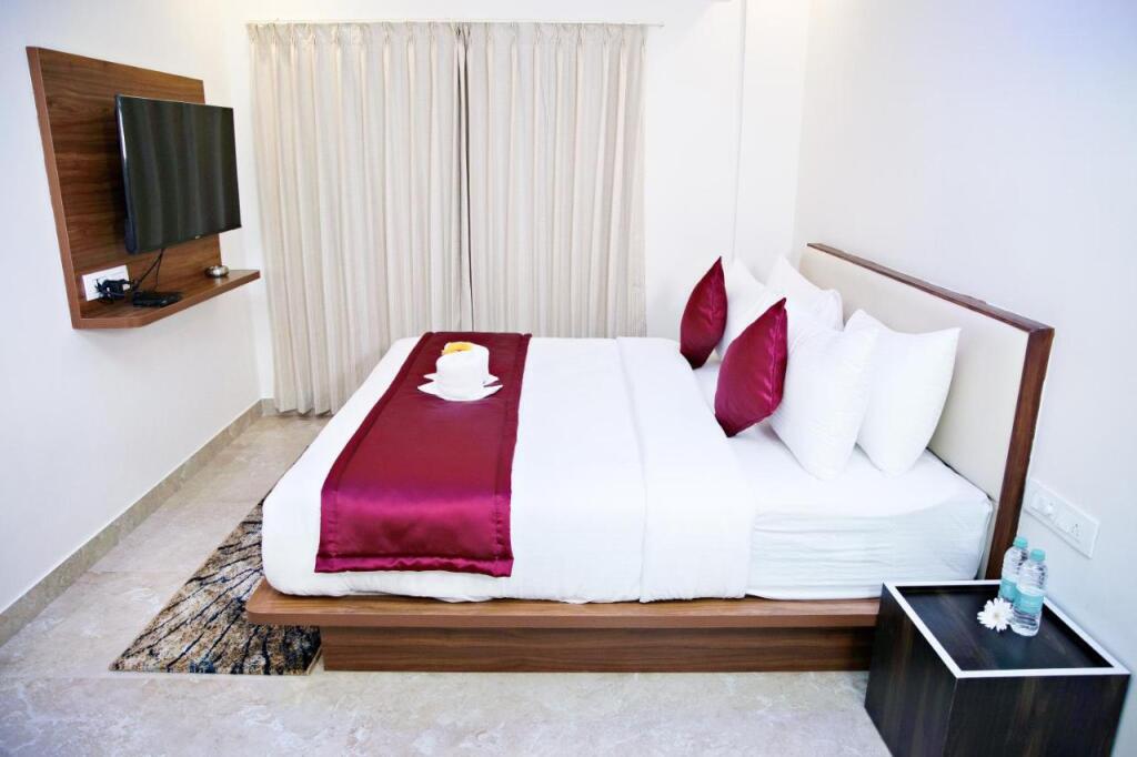 Chikkajala: Villa Grand Hotel Near Kempegowda International Airport
