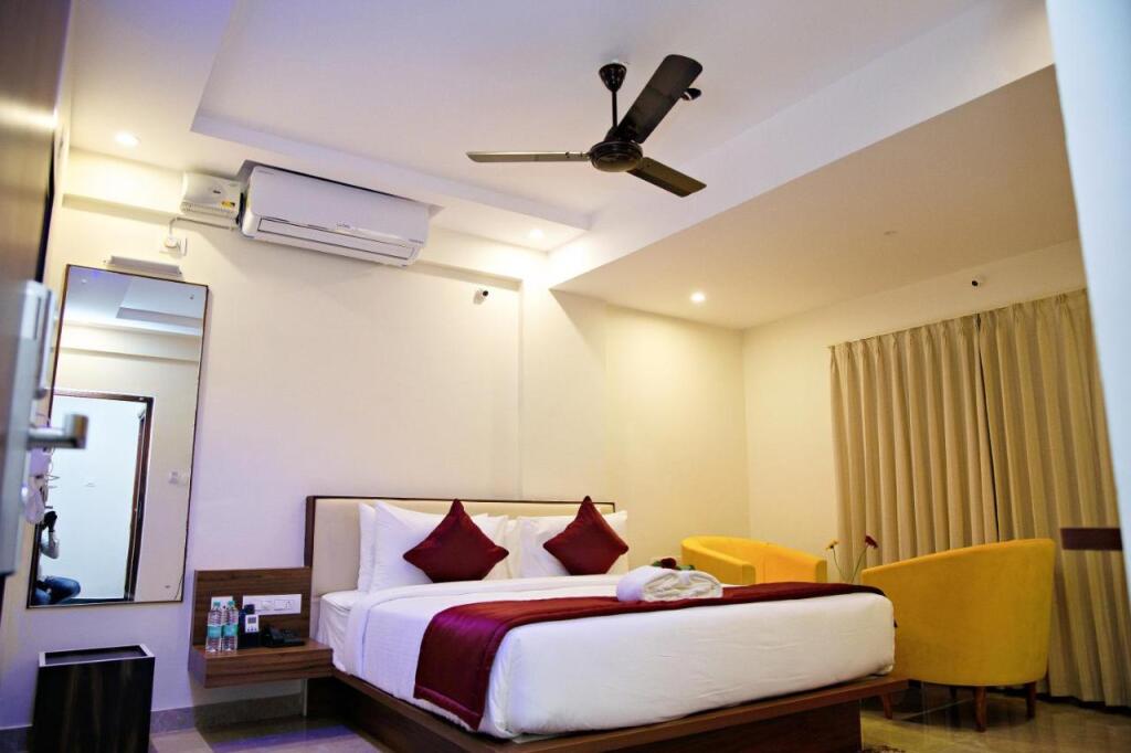 Chikkajala: Villa Grand Hotel Near Kempegowda International Airport