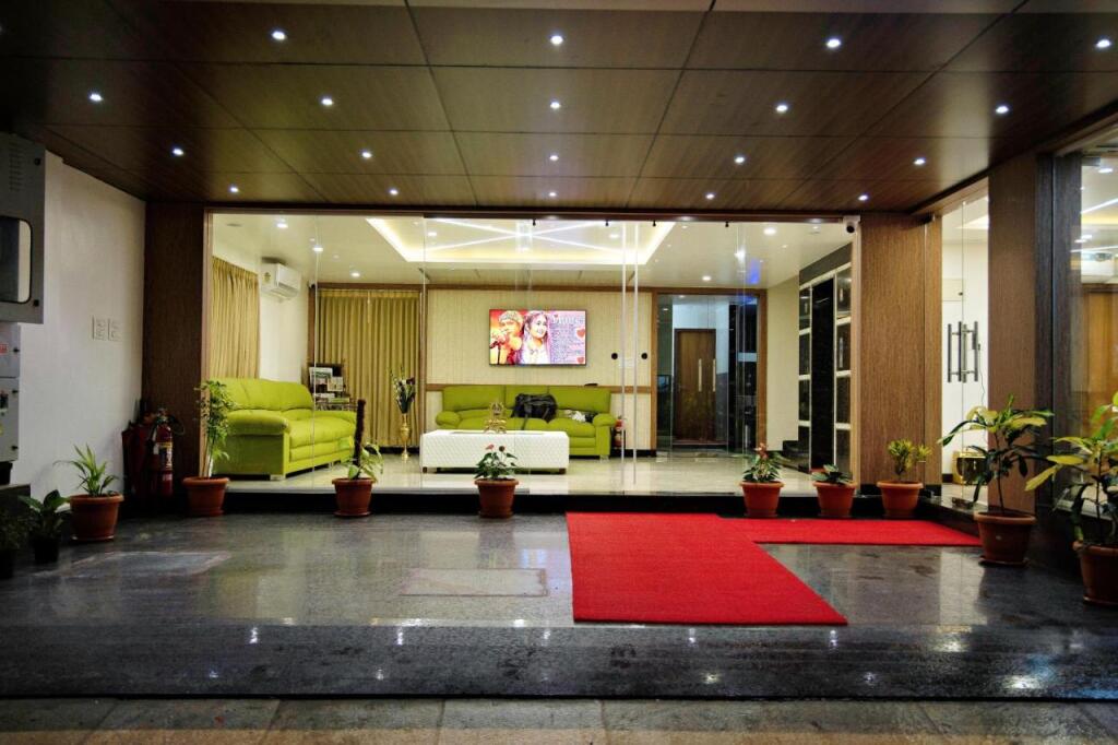 Chikkajala: Villa Grand Hotel Near Kempegowda International Airport