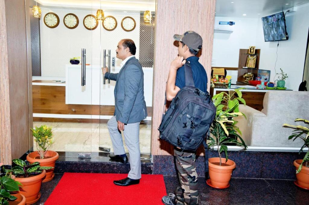 Chikkajala: Villa Grand Hotel Near Kempegowda International Airport