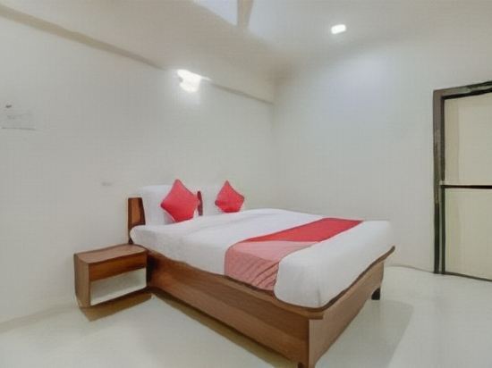 Тхане: Hotel Della Comforts