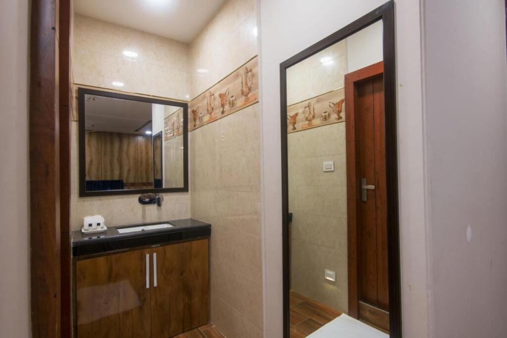 Дармсала: Shivaay Morex A Vegetarian Hotel