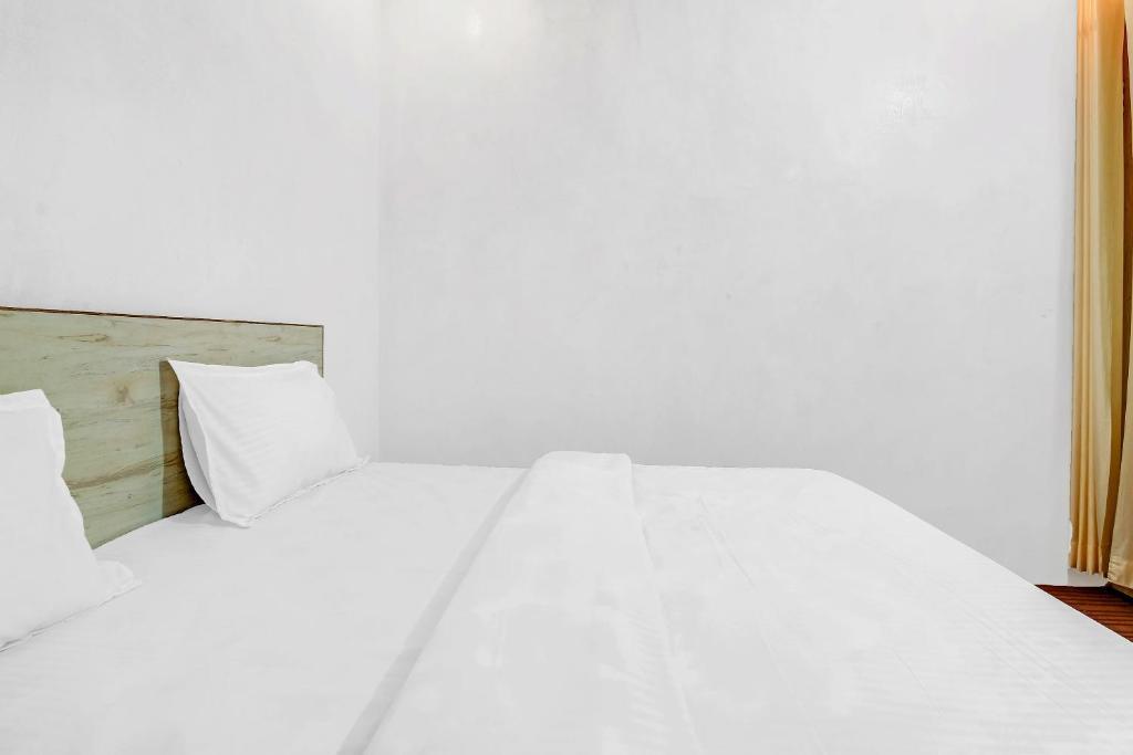 Мератх: OYO 86016 Hotel Larissa