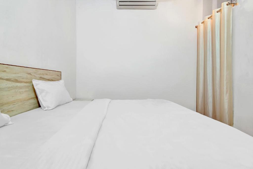 Мератх: OYO 86016 Hotel Larissa