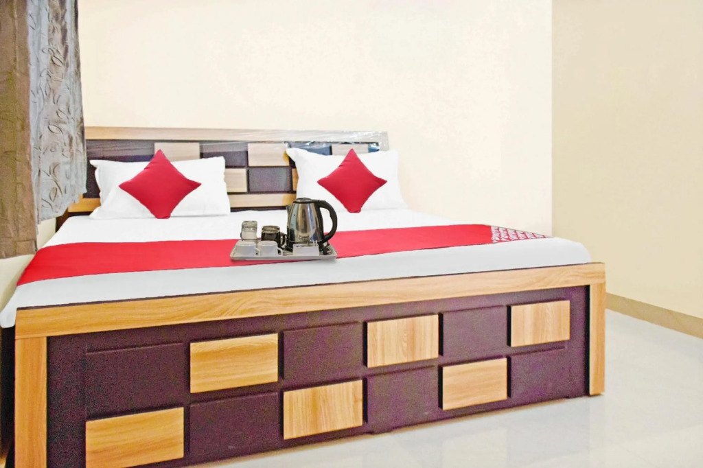 Сарнатх: OYO 87180 Hotel Royal Galaxy