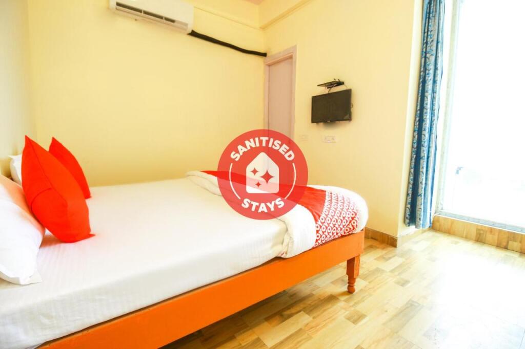 Газиабад: Oyo 67068 Ansh Residency