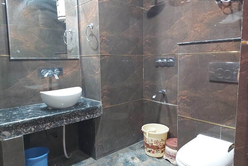 Катра: Hotel Amreshwar