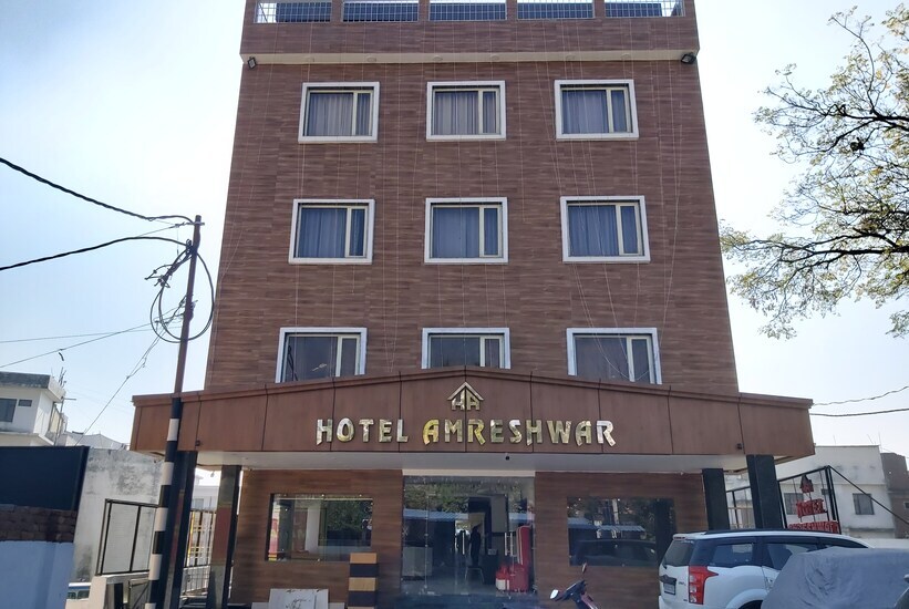 Катра: Hotel Amreshwar