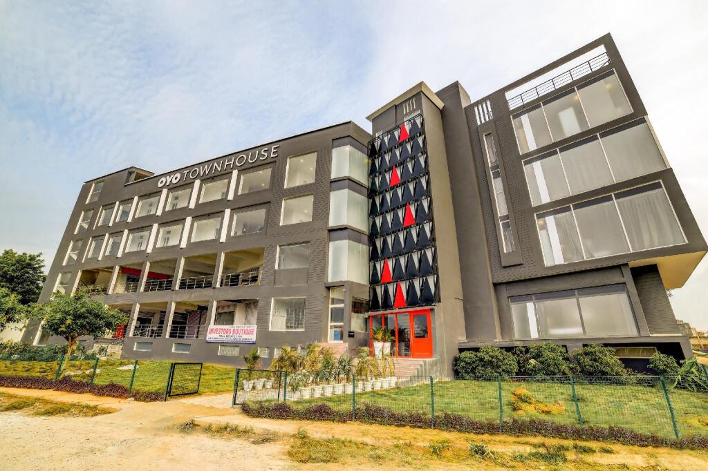 Гуруграм: OYO Townhouse 76608 Vero