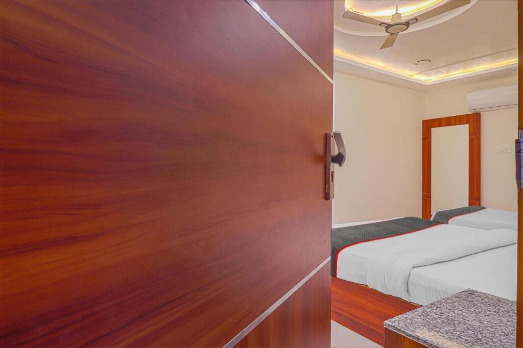 Гвалиор: OYO Townhouse 478 Hotel Royal Aanandam