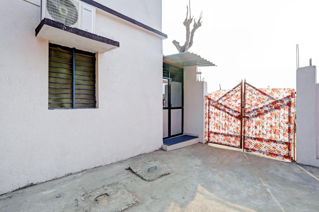 Нагпур: OYO Flagship 83065 Hotel Pritesh Avenue