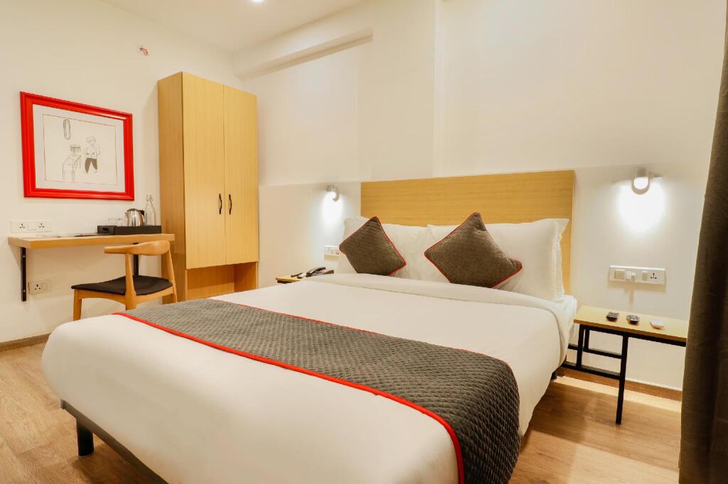 Индаур: OYO Townhouse 327 C21 Mall