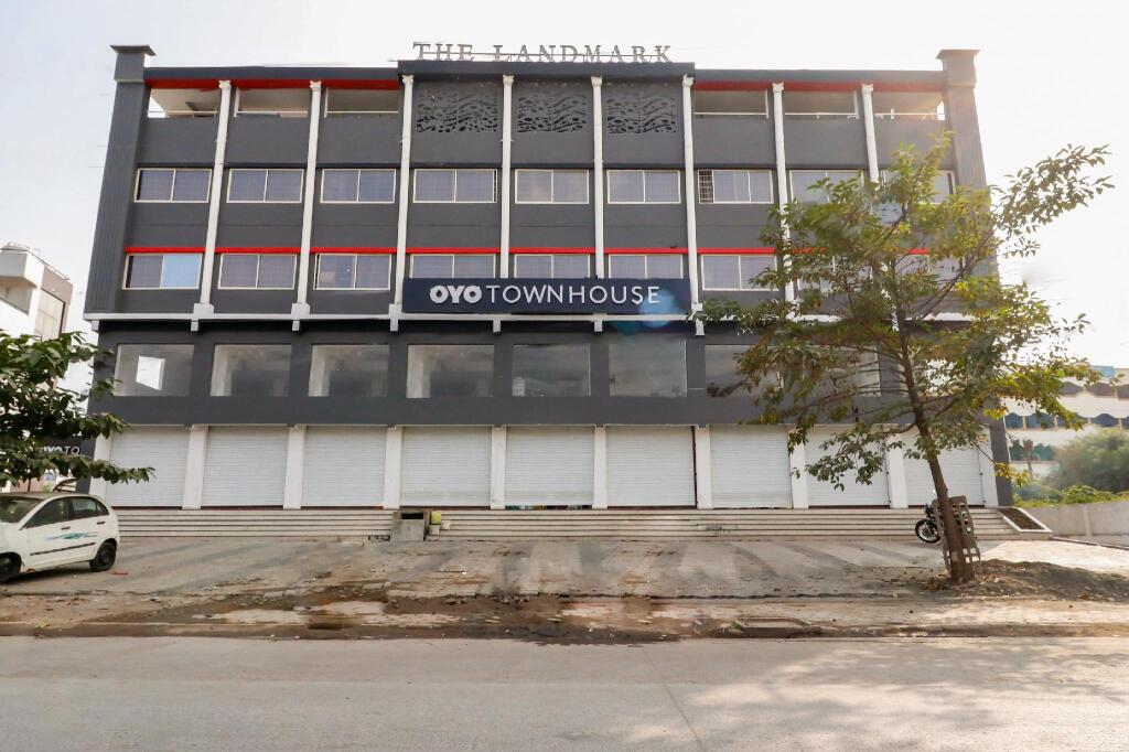 Индаур: OYO Townhouse 327 C21 Mall