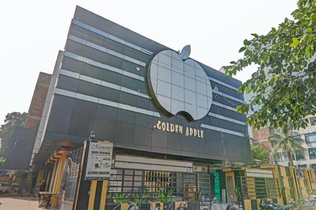 Праяградж: Hotel Golden Apple