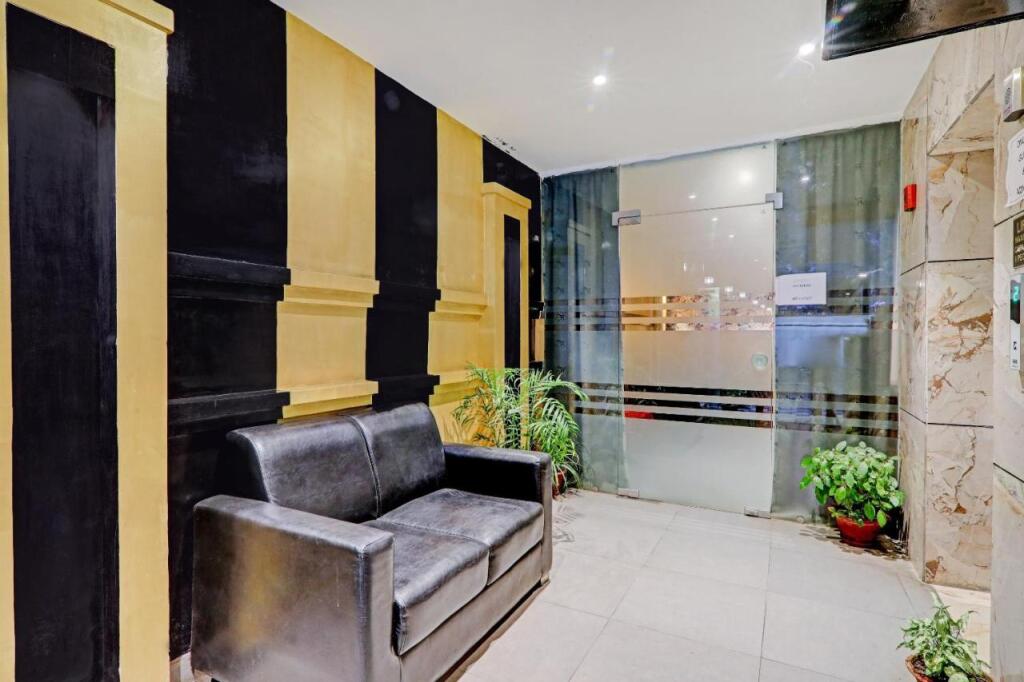 Праяградж: Hotel Golden Apple